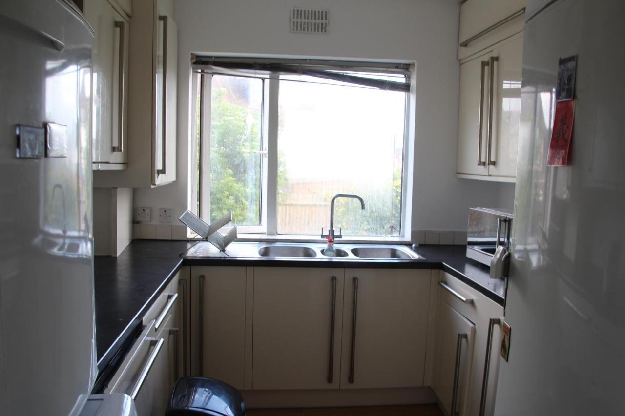 Beautiful Double Bedroom Edgware Buitenkant foto