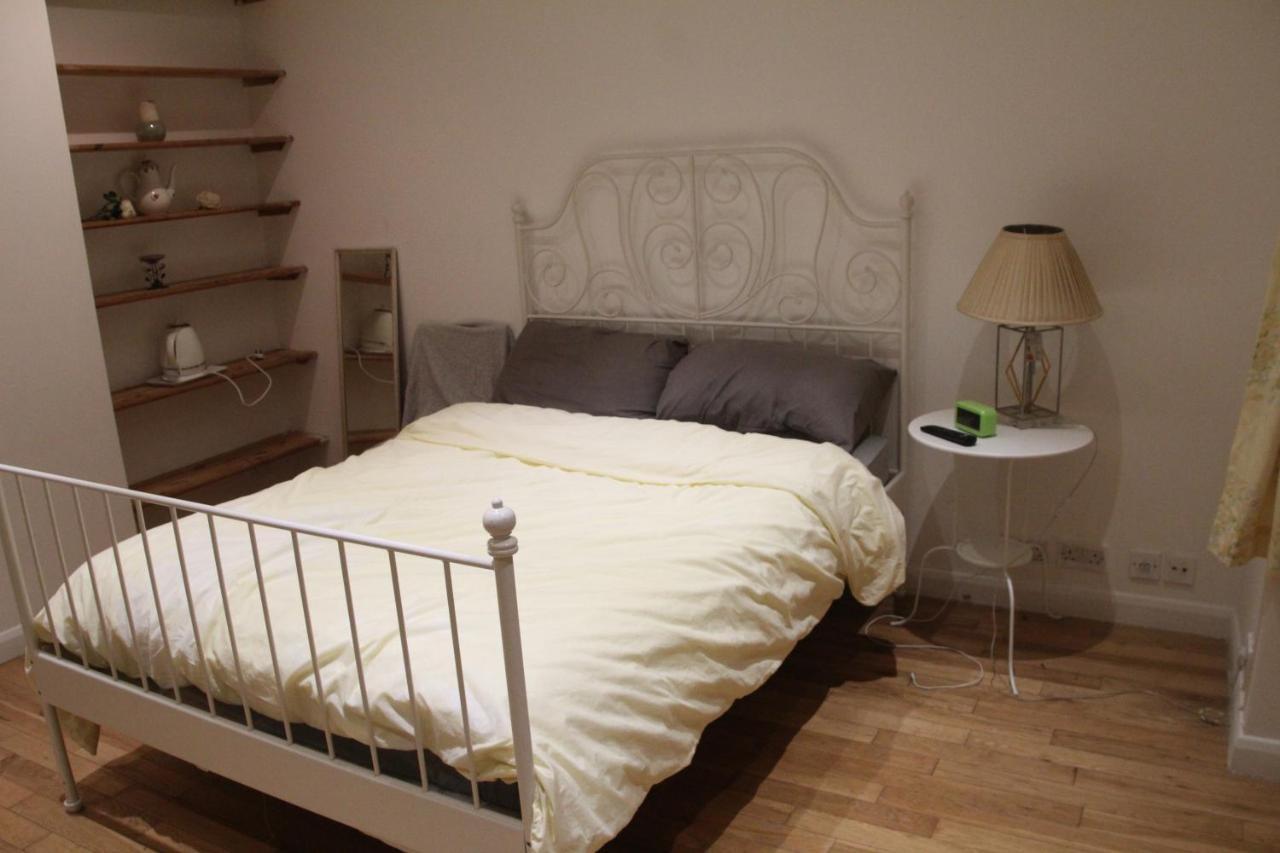 Beautiful Double Bedroom Edgware Buitenkant foto