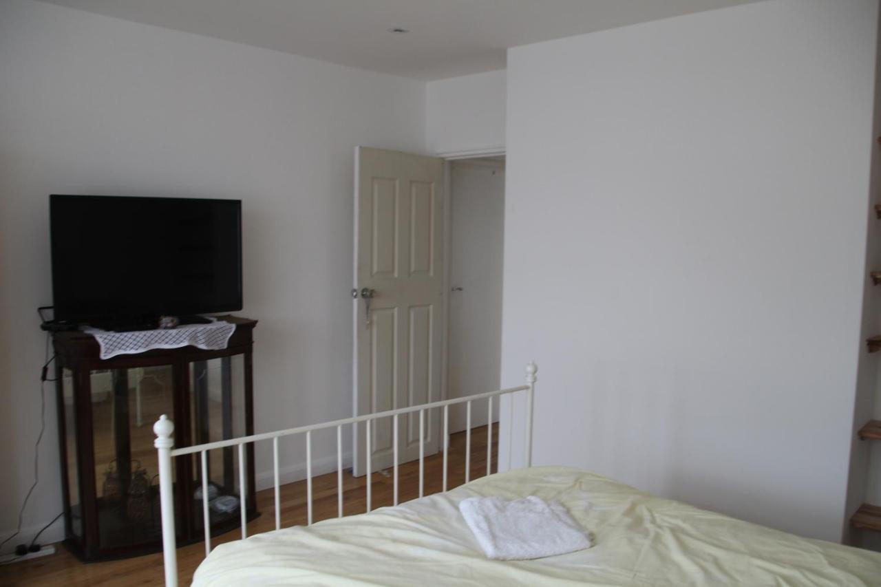 Beautiful Double Bedroom Edgware Buitenkant foto